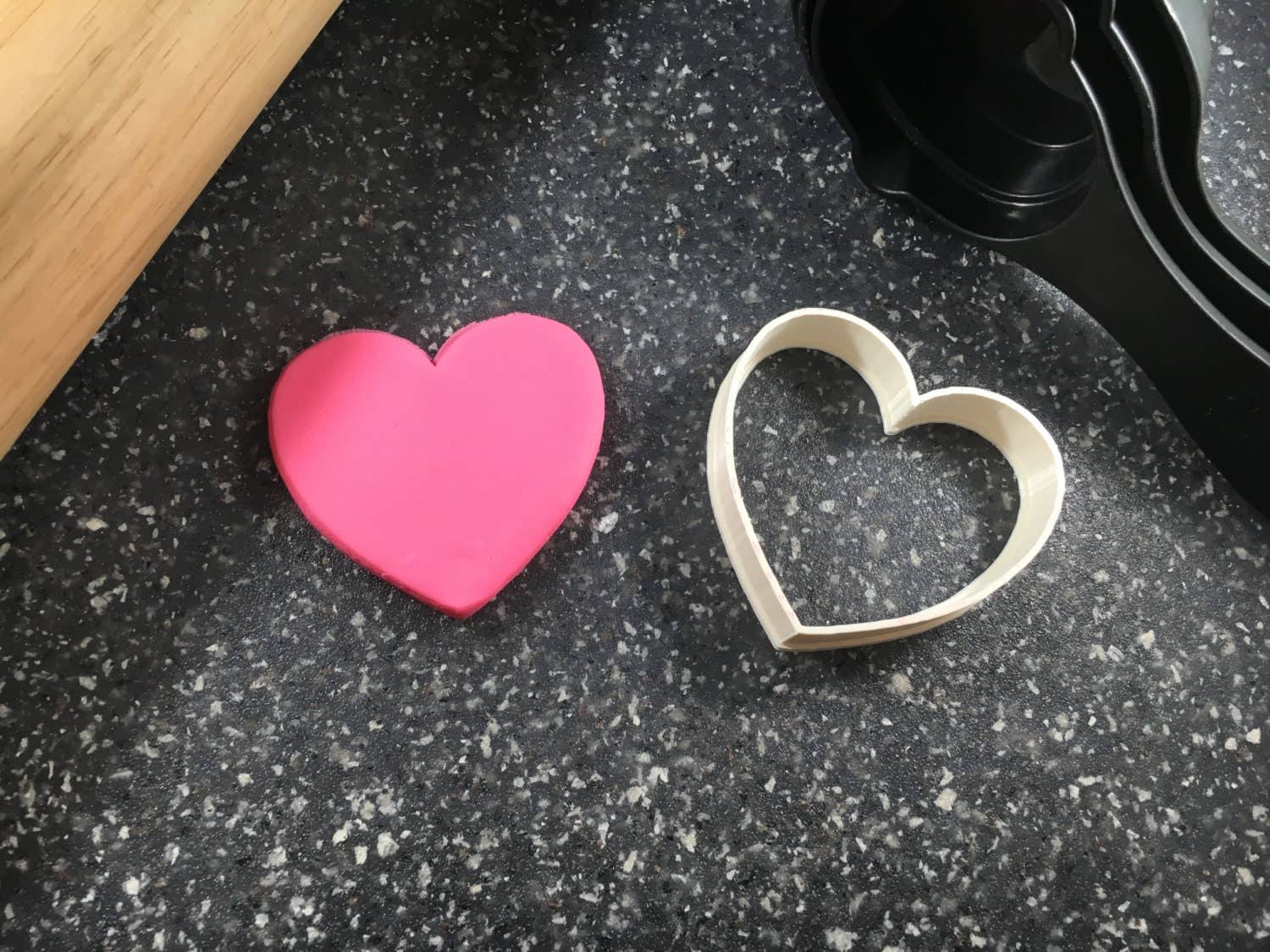 CookieCutterSupply - Wholesale Cookie Cutter - Heart Outline Cookie Fondant Cutter