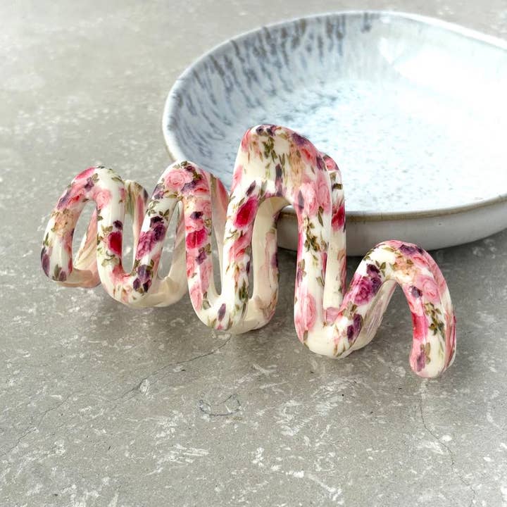Rose Floral Wavy Claw Clamp for wholesale by Flax Barn