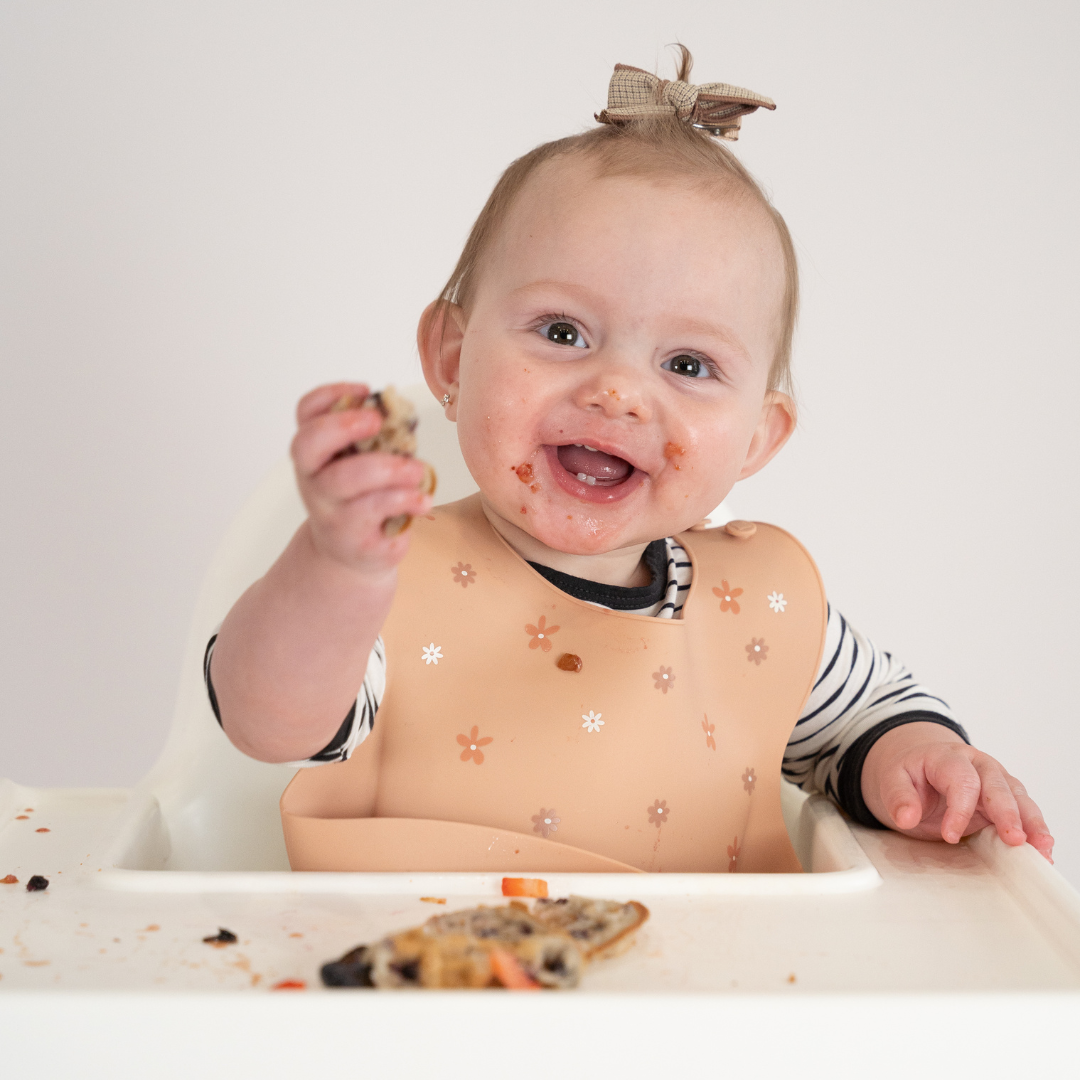 EvryBaby – wholesale Haklapp - Baby – Daisy silikon babyhaklapp2