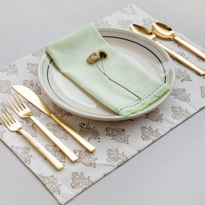 Sæt med 5 bestik i rustfrit stål med messingbelægning for engroshandel hos Eyaas