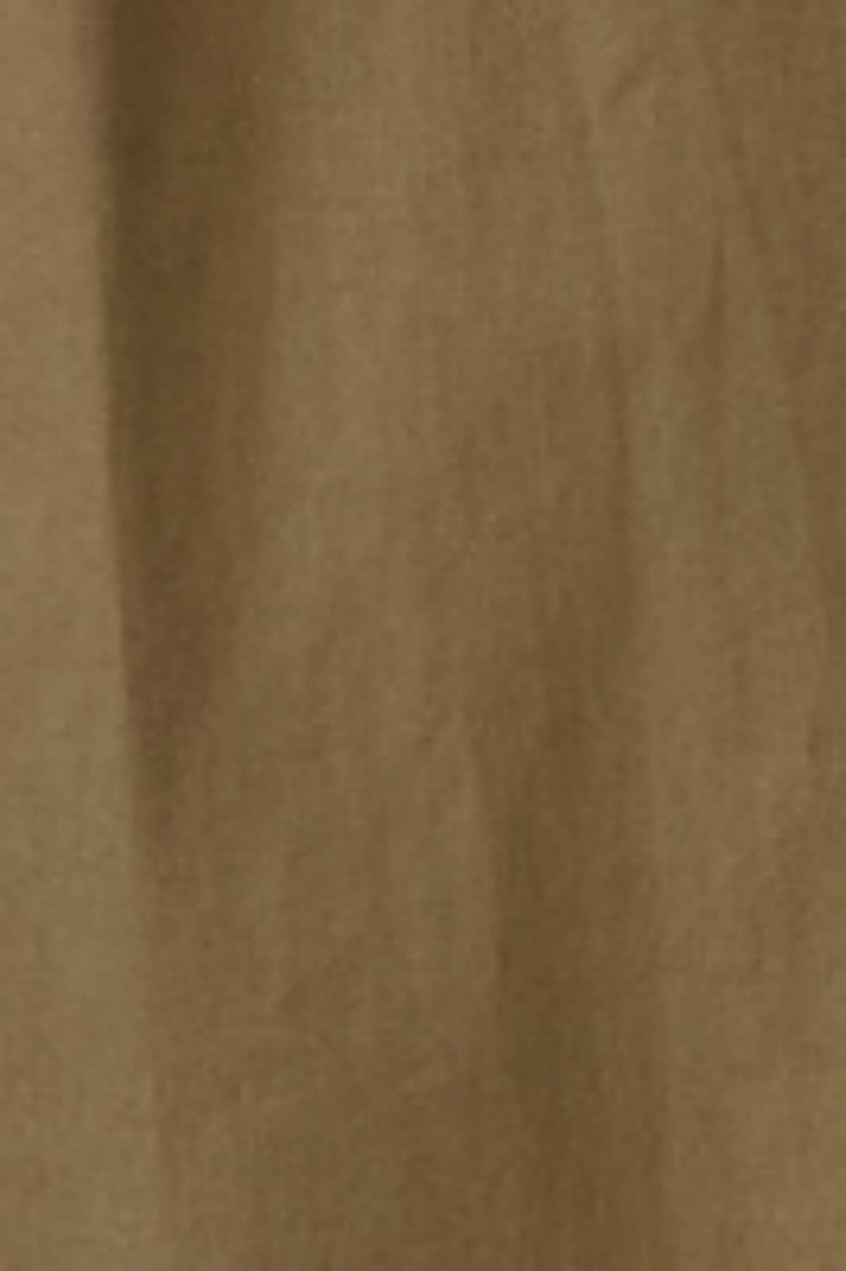 Calista – wholesale Klänning - Dam – MIDI-KLÄNNING MED KRAGE OCH LÅNGÄRMAD KNAPPSTÄNGNING - VD608314