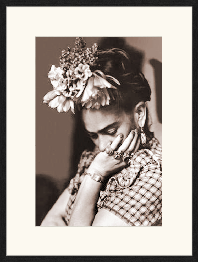 Nero Stampa artistica con immagine di Frida Kahlo con cornice in vendita all'ingrosso su Faire11