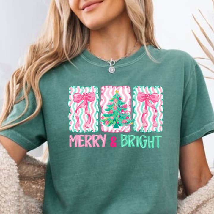 Fröhliches und leuchtendes, farbenfrohes, weihnachtliches Preppy-T-Shirt Komfort für den Großhandel von Posh Magnolia Boutique