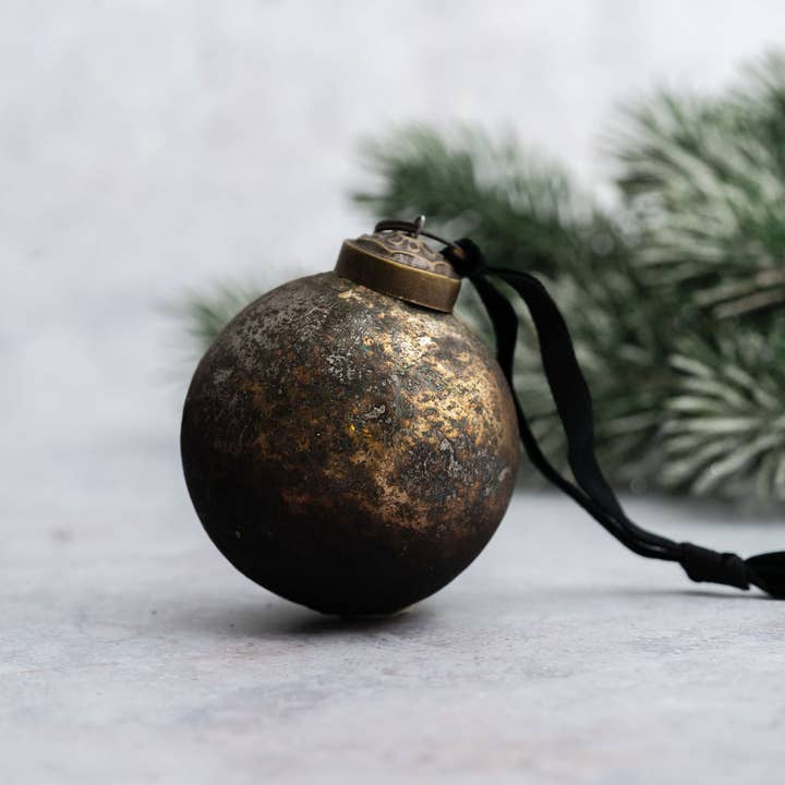 Boule de Noël patinée d'automne de 2" pour la vente par Bollywood Christmas