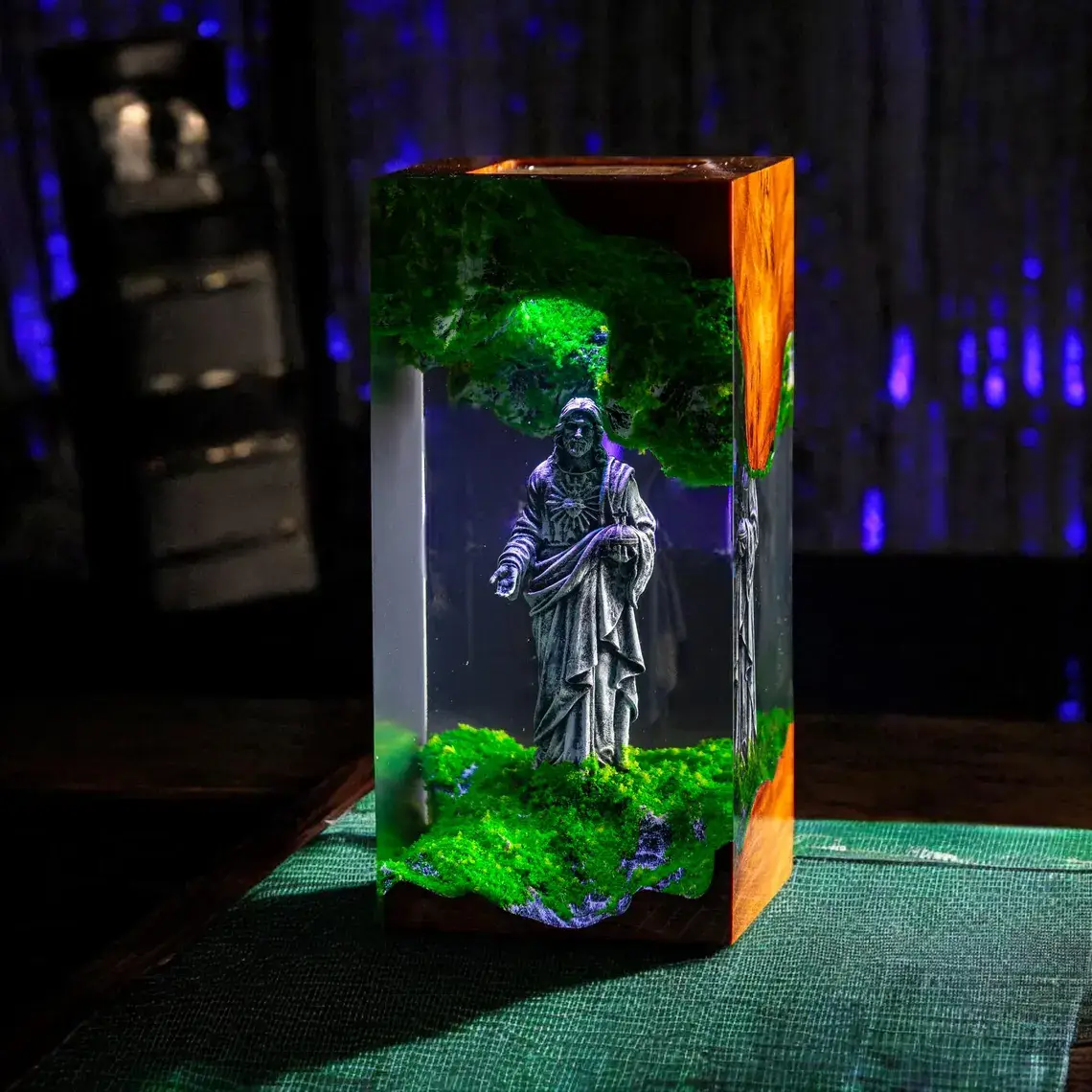 Merchemy - Vente Veilleuses - Lampe en résine faite à la main Jésus Cadeau chrétien Décoration veilleuse0