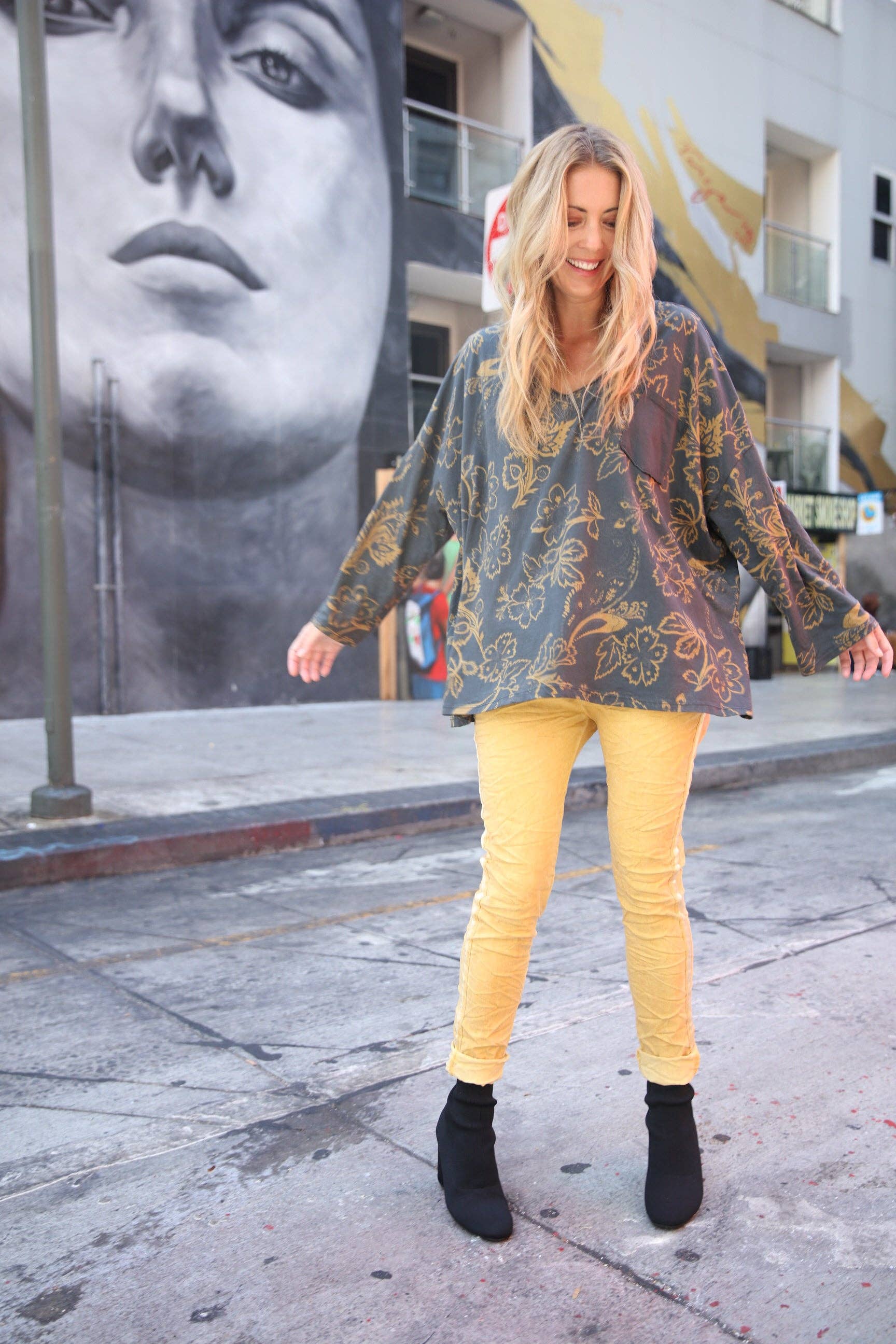 Marisima by Urban Mangoz – wholesale Pants – Women's – Ribbon Stretch Pants20