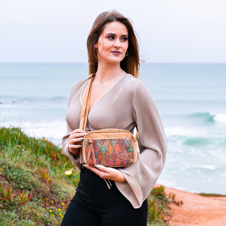 Meninas Bonitas Cork - Wholesale Crossbody Bag - Women's - Natural Cork Women's Crossbody Bag BAG-22957