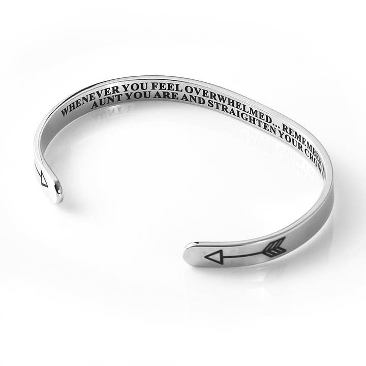 Cuando te sientas abrumado, recuerda de quién eres la tía y endereza tu pulsera Crown para venta al por mayor de Engraved4Ever