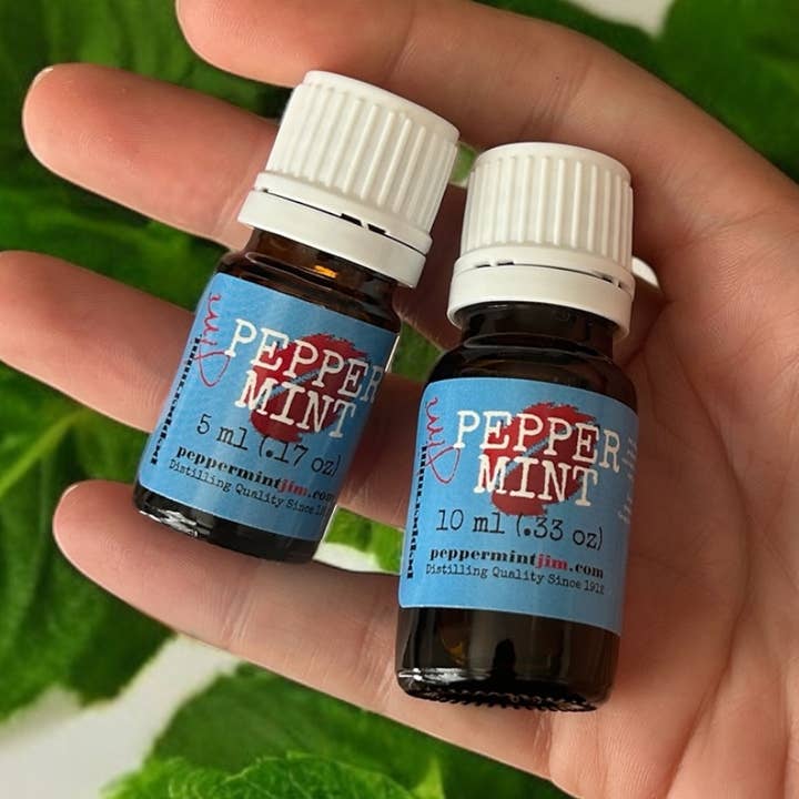 Farm Destilleret pebermynteolie for engroshandel hos Peppermint Jim