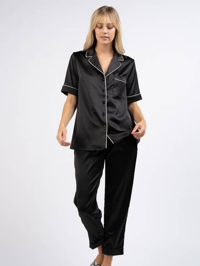 R67976-D35455-1 ENSEMBLE CHEMISIER ET PANTALON BOUTONNÉS EN SATIN UNI pour la vente par Rokoko by Dazz