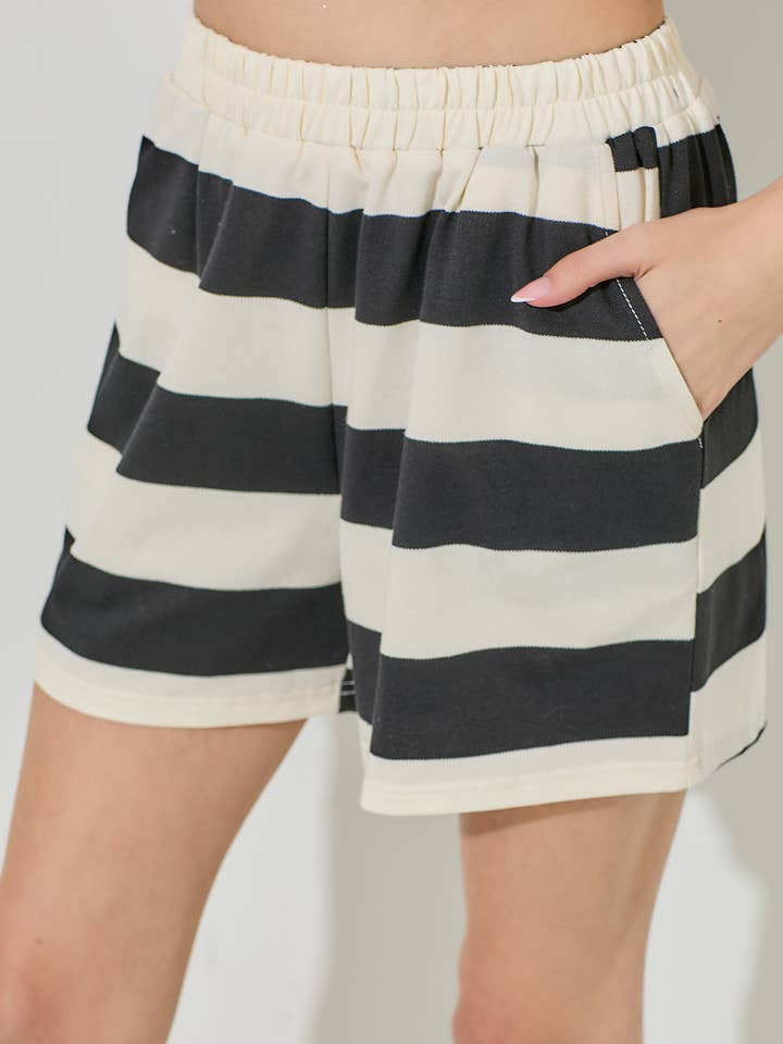 PANTALÓN CORTO DE RAYAS GRANDES para venta al por mayor de Baevely by Wellmade USA