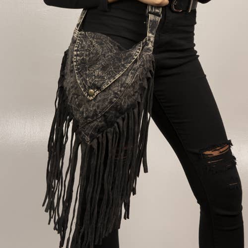 Earth Divas - Vendita all'ingrosso Borsa a tracolla - Donna - Borsa porta passaporto triangolare in cotone lavato con frange2