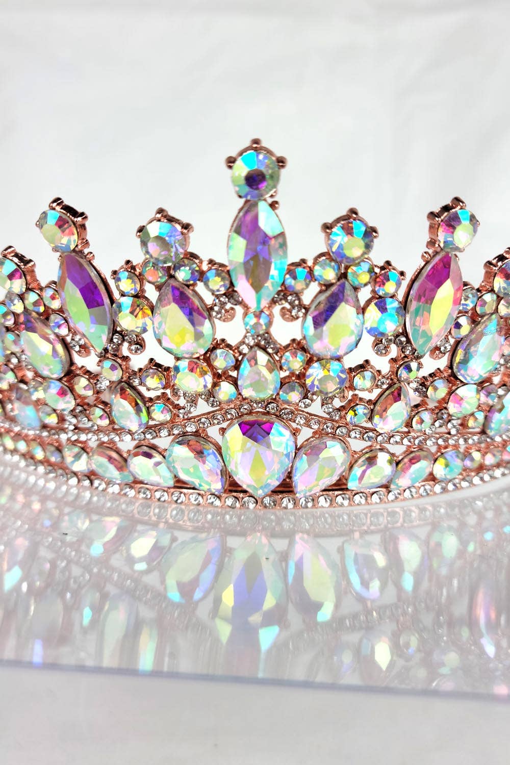 Chicas - Wholesale Tiara - Women's - One Size Fits All Tiara With Jewels HT93236