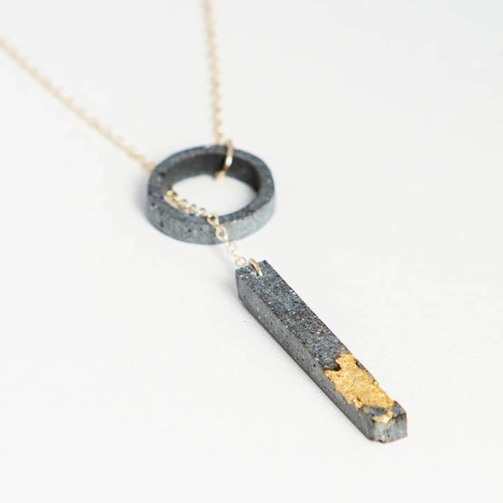 Halskette mit gebrochenem Beton - Lariat für den Großhandel von dconstruct