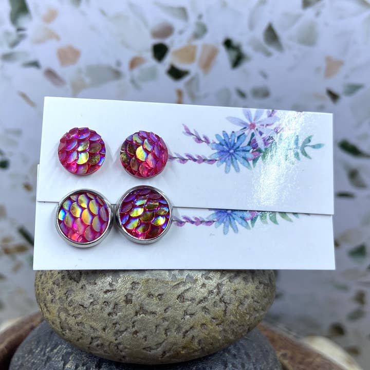 Roze zeemeermin schaal studs voor wholesale door Only Once Originals