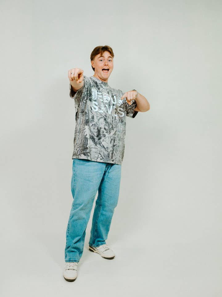 Grigio Gesù Salva Unisex Camo in vendita all'ingrosso su Faire5