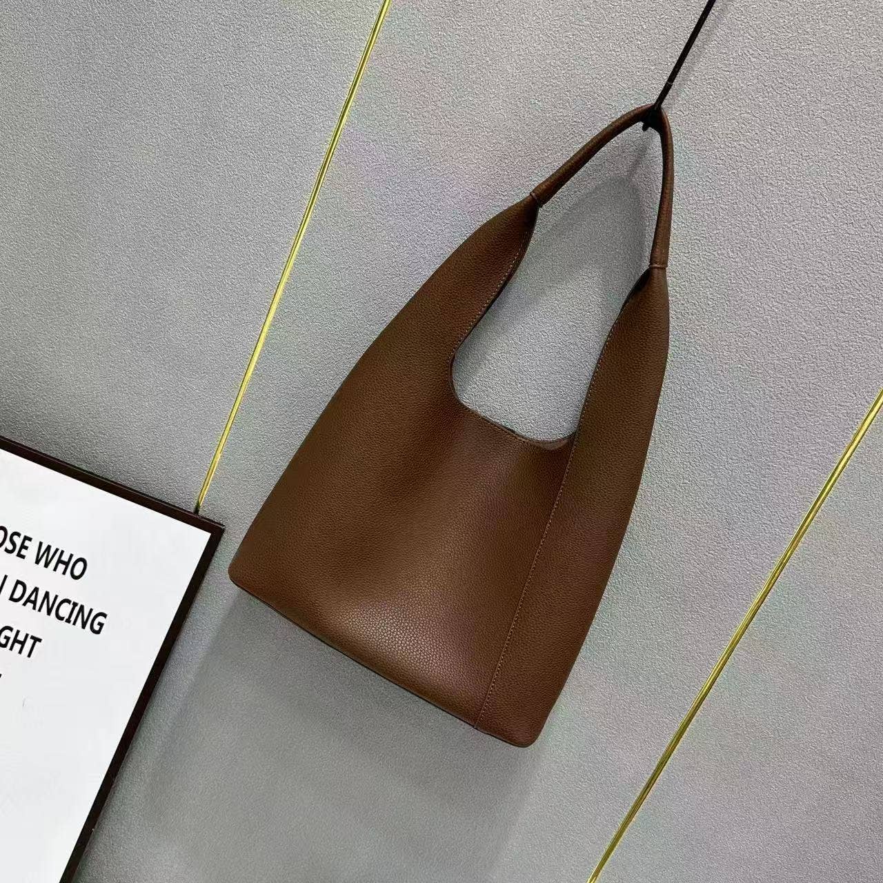 Pretty Persuasions – Engroshandel Skuldertaske – til kvinder – P25002 Hobo-taske i mikrofiberlæder med kosmetikpung5