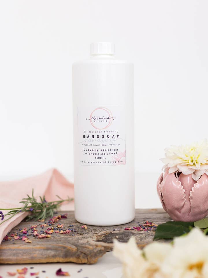 Recharge de savon moussant pour les mains Lavande, géranium, patchouli et clou de girofle (fabriqué avec des huiles essentielles pures) pour la vente par Lotus Natural Living