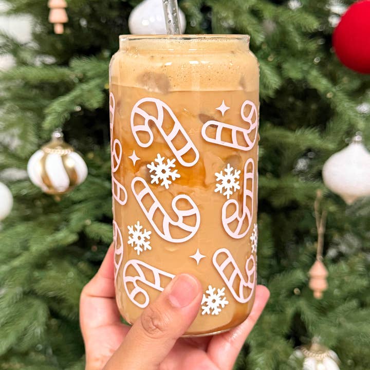 Roze Kerstmis Suikerstok 16 Oz Glazen Beker Met Deksel en Rietje voor wholesale door Jessdreams Creations LLC