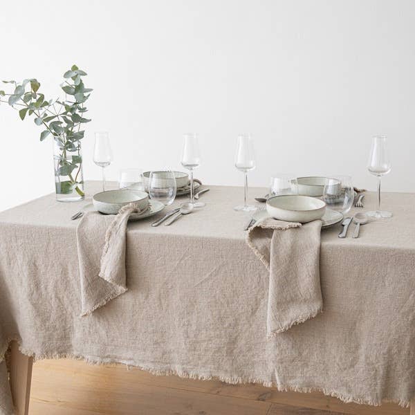 LinenMe - Wholesale Tablecloth - Linen Tablecloth Natural Terra Fringe3