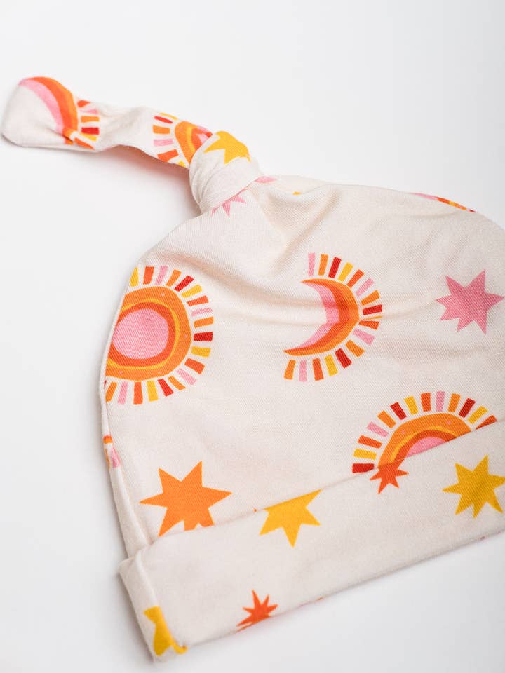 Sun og Moon Beanie for engroshandel hos Pax & Lucy