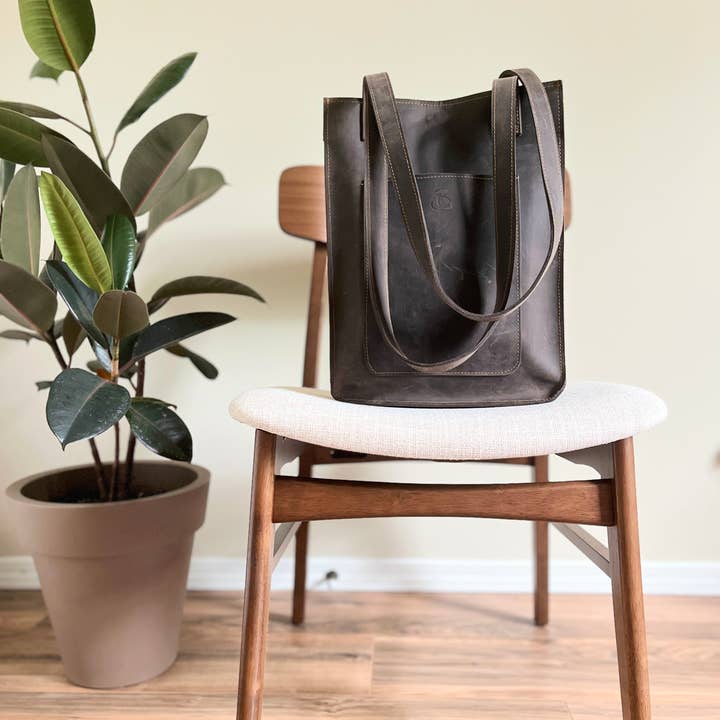 Artisan Handcrafted Minimalistic Leather Tote (Jade) for wholesale by Braverly