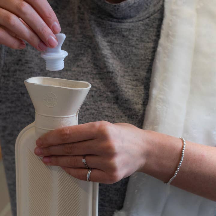 Rinkit Ltd – wholesale Hot/cold compress – Nicola Spring Long Hot Water Bottle - 2 Litres - Cream3