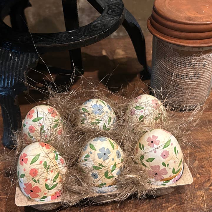 Petits œufs sucrés pour la vente par The Cranberry Cornstalk Co.