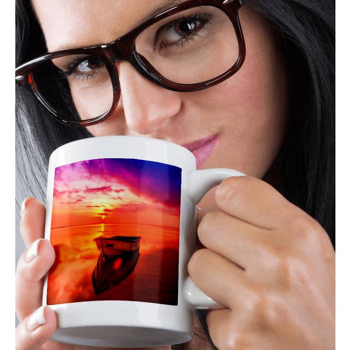 3dRose - Vente Tasse à café - 3dRose, Image colorée d'un bateau infusé de lumière sur l'eau, Tasse9