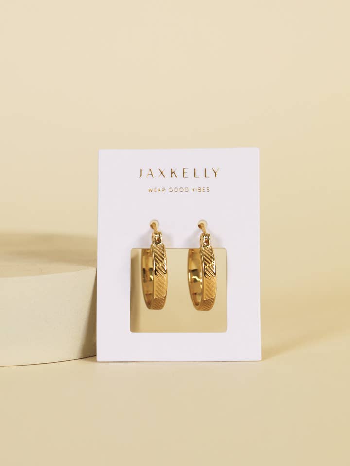 Pendientes con forma de aro dorado con textura para venta al por mayor de JaxKelly