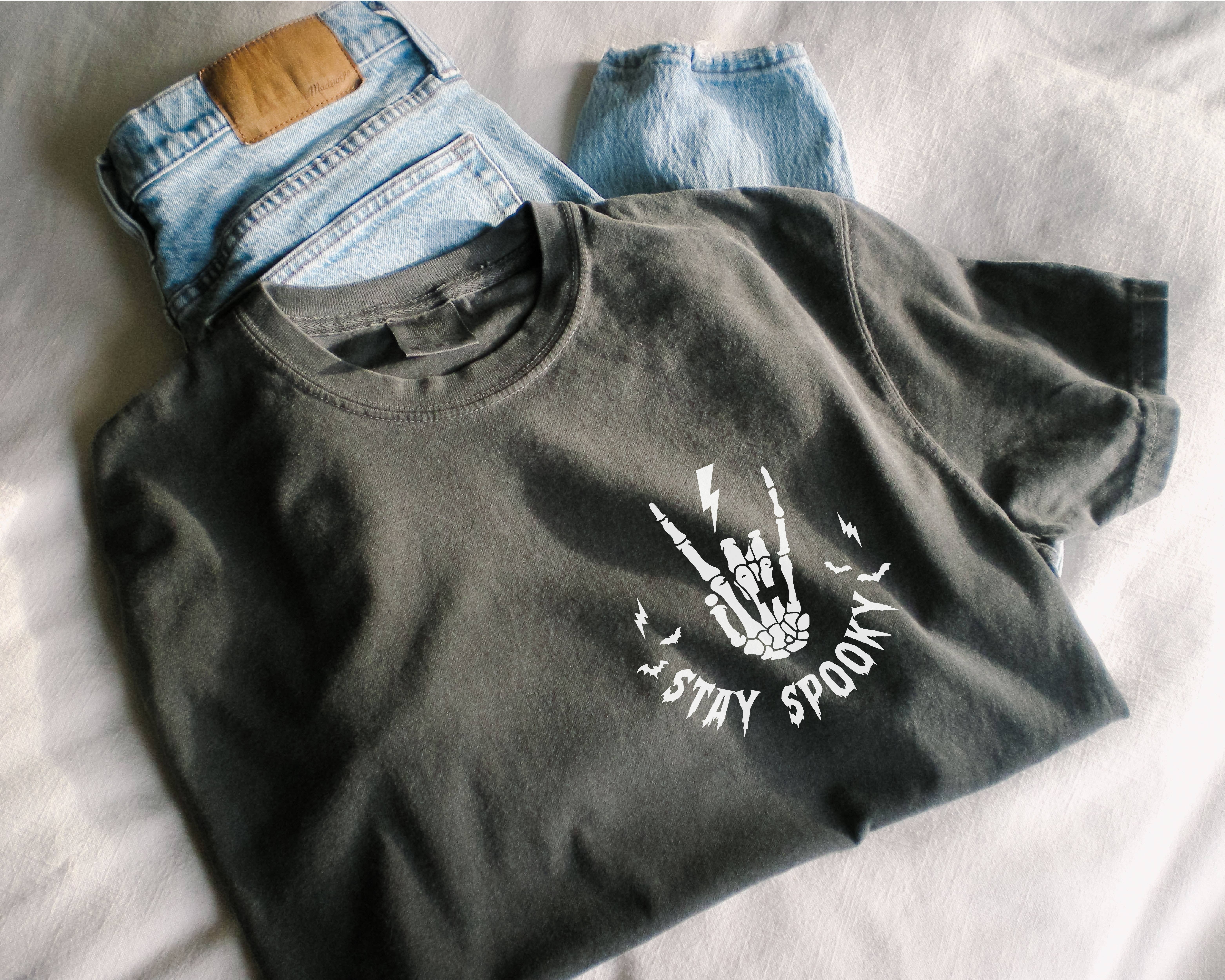 P E T I T R U E - Wholesale Screen Printed T-Shirt - Women's - Halloween Tee  T Shirt Stay Spooky1