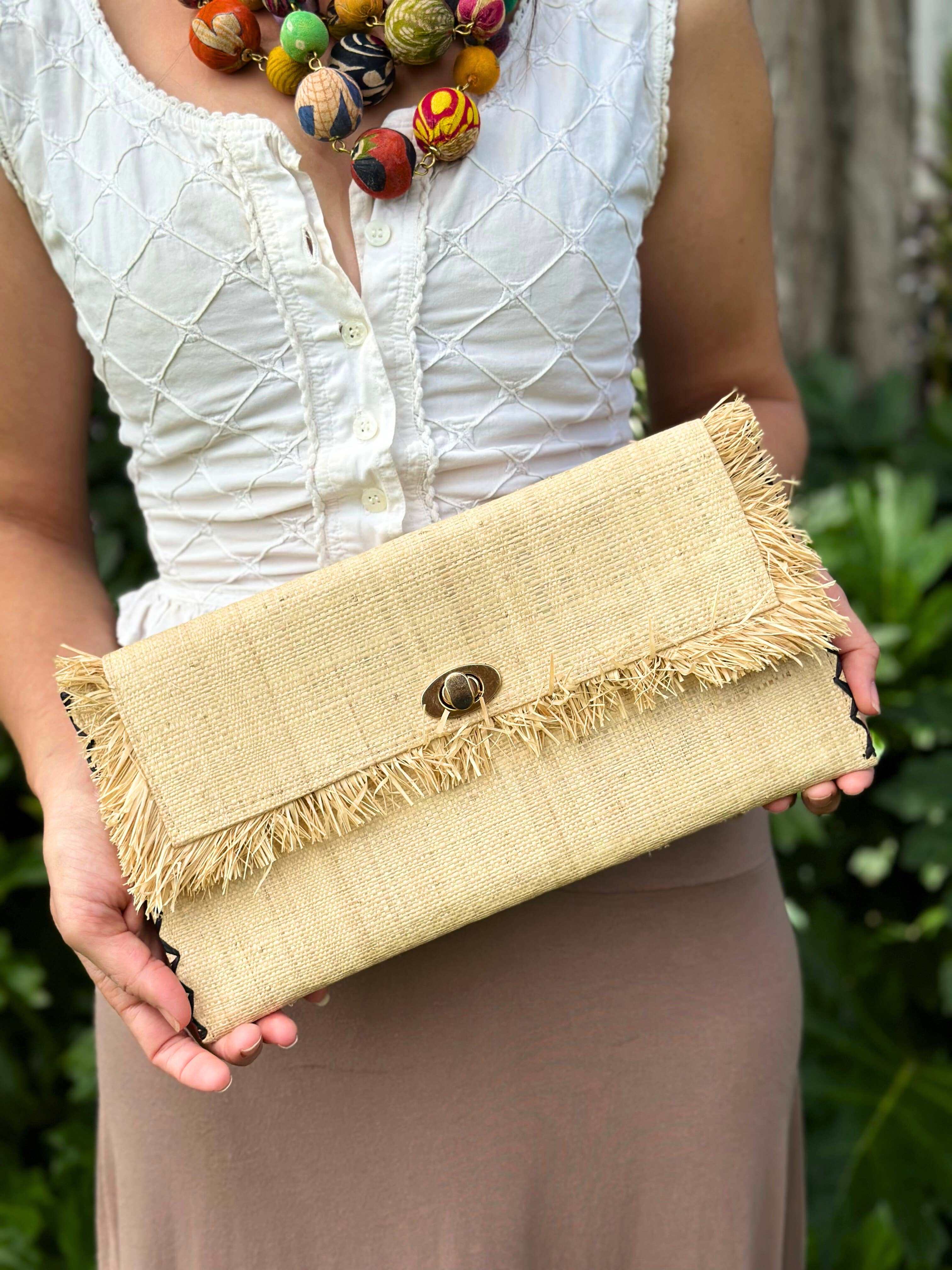 Shebobo - Vente Pochette – femme - Pochette Sophie en paille avec bordure à franges brutes7