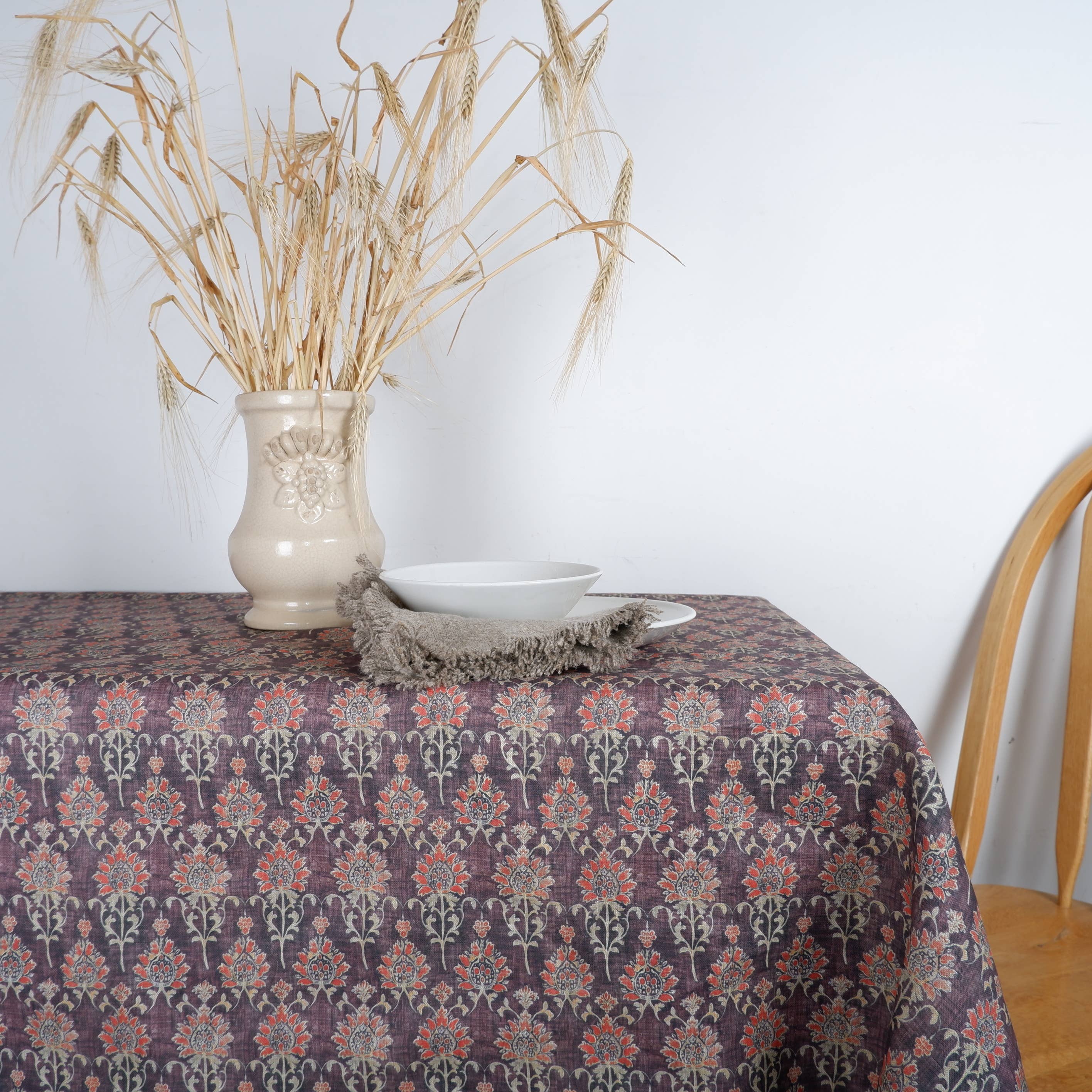 NorraVilla – wholesale Duk – Linne-bordsduk med blommigt blocktryck1