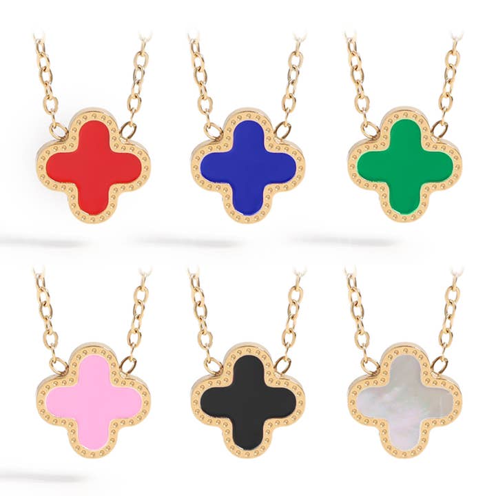 Or Collier à breloques en forme de trèfle porte-bonheur en acier inoxydable PVD or 18 carats en vente sur Faire0