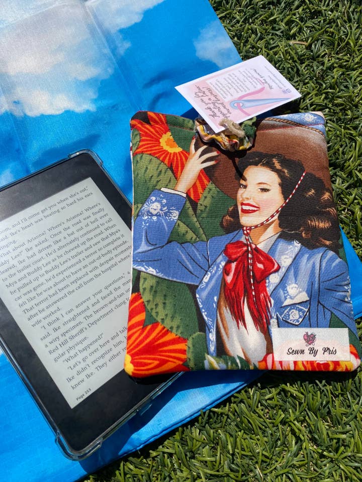 La Mujer Kindle Sleeve for wholesale by Sewn By Pris