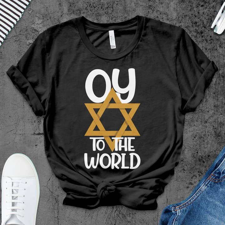 T-shirt Étoile de David dorée unisexe, symbole juif, fierté d’Israël, haut foi religieuse, cadeau judaïsme, tenue décontractée pour la vente par FreakyTeeFactory