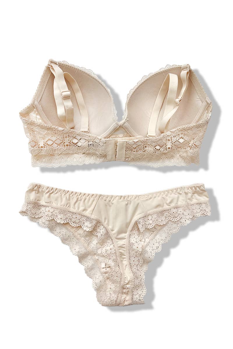 Belle Com'Elle - Vendita all'ingrosso Completino intimo - Donna - Set Reggiseno con Ferretto e Imbottitura + Perizoma in Pizzo C/AZ17026C14