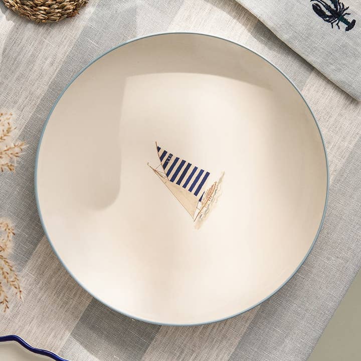 Steingut-Teller Coastal Boats - Blauer Streifen für den Großhandel von Sophie Allport