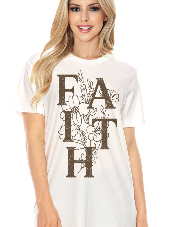 BT2422-T- Haut à manches courtes uni avec imprimé graphique de foi pour femmes pour la vente par BouTeeQue Closet