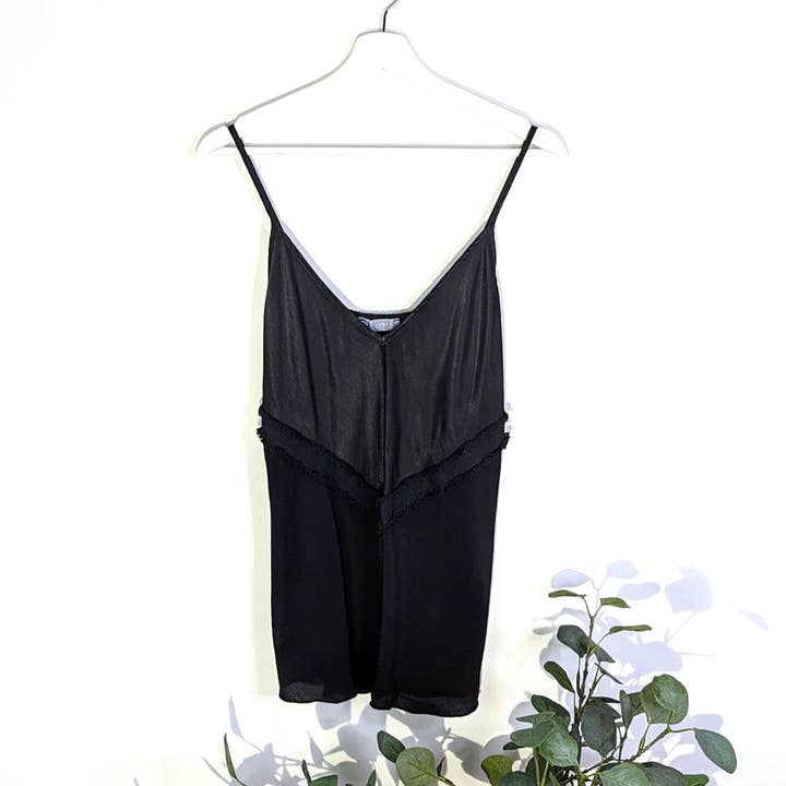 Tempest Designs – wholesale Camisole – Women′s – Strappy cami top with frayed 'V' detail (S-M)2