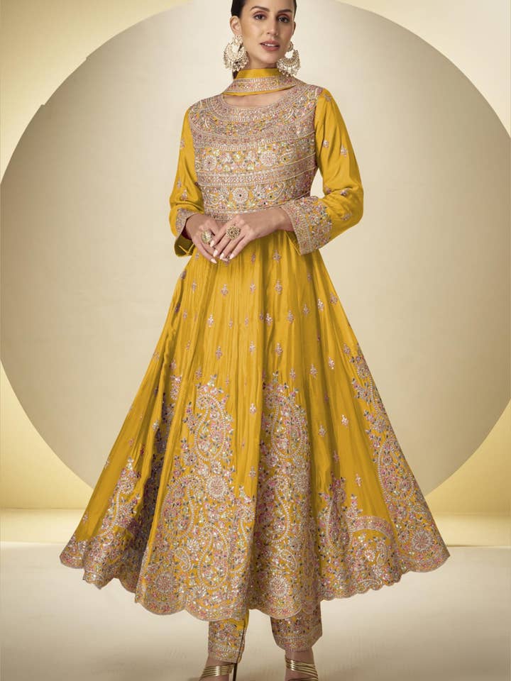 Gele Mosterd Chinon Zijde Kameez Met Broek Voor Indiase & Pakistaanse Bruiloft Festival - Pailletten & Draad Borduurwerk voor wholesale door HATKE BRIDE