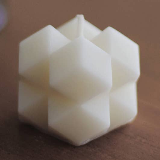 Studio Billie - Wholesale Novelty candle - Violet Hand-Poured Soy/Beeswax Novelty Candle0