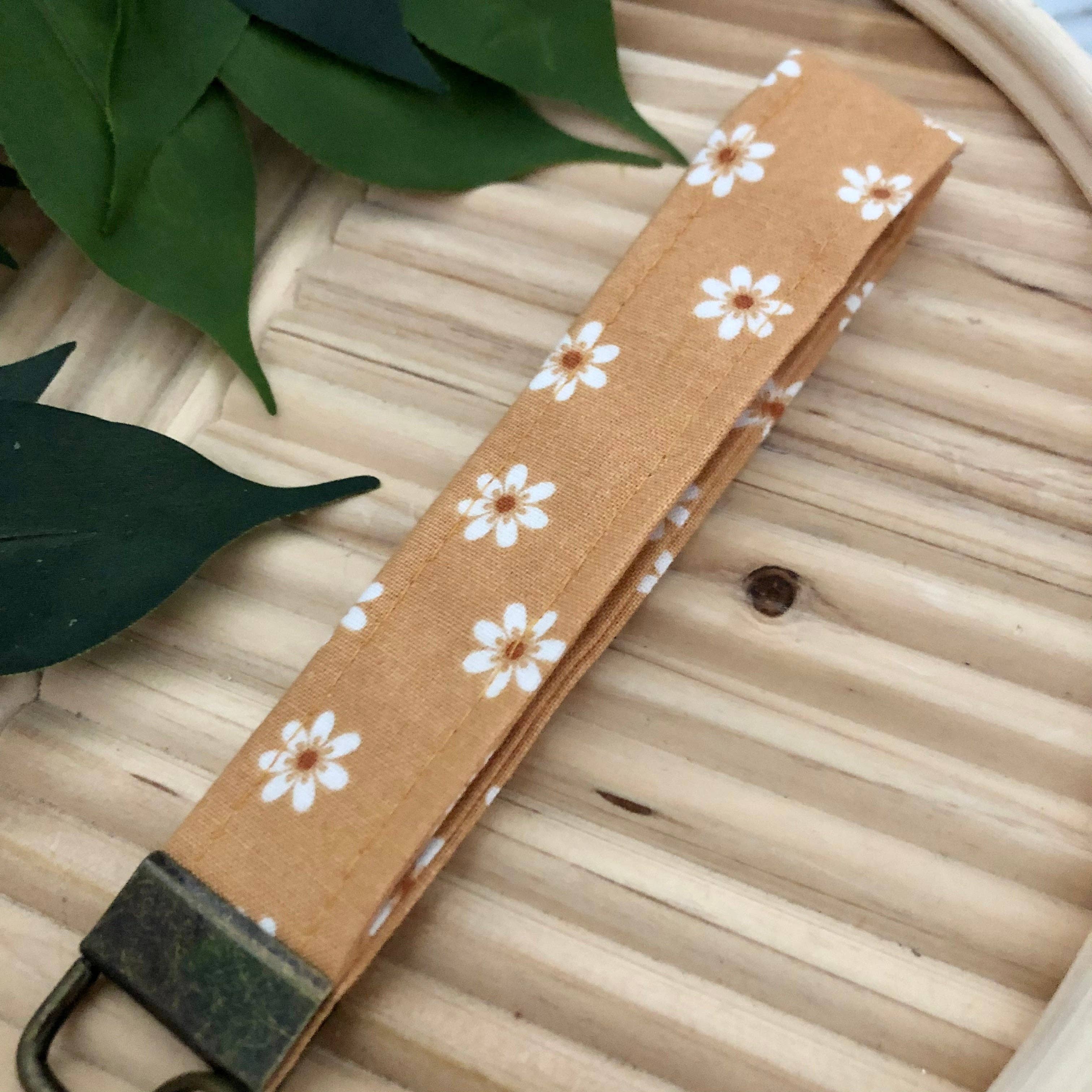 MDStickerShop – Porta-chaves - Mulher por atacado – Chaveiro de pulseira de tecido com estampa de flor Carmel, chaveiro1