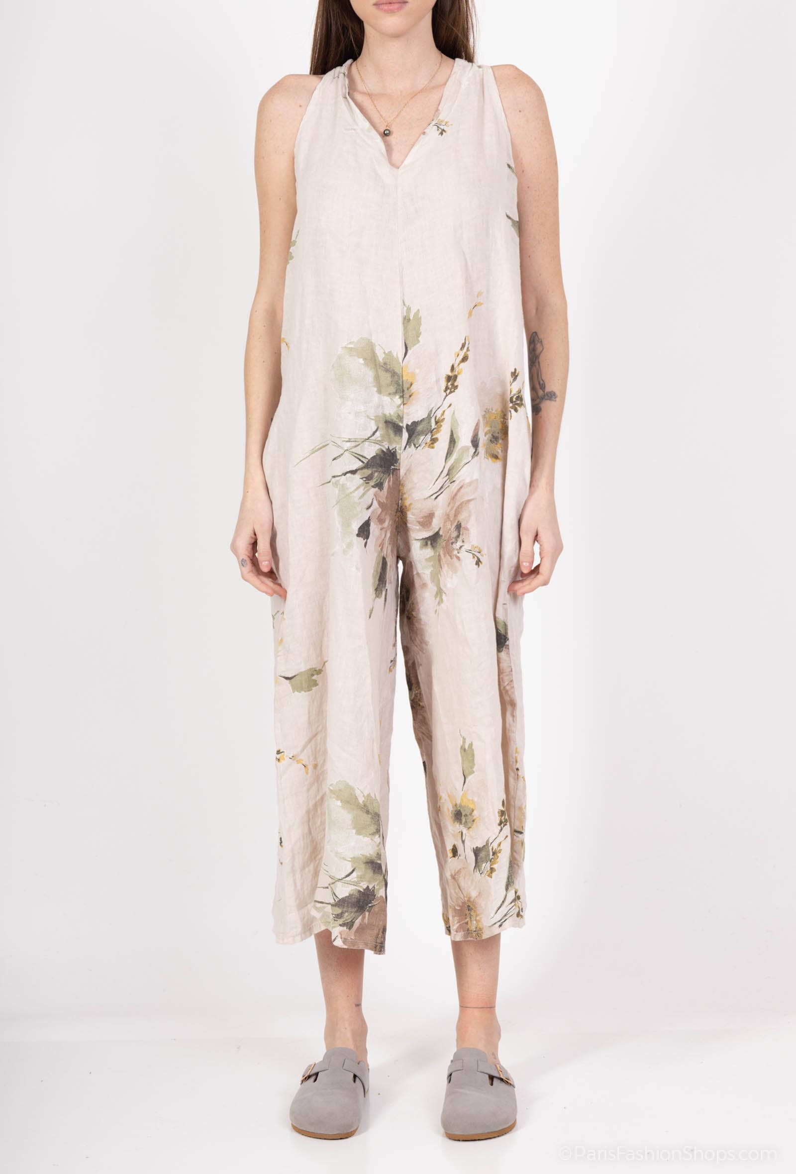 Shyloh - Wholesale Onesie - Women's - Flowy long dress with floral print and straps 205997