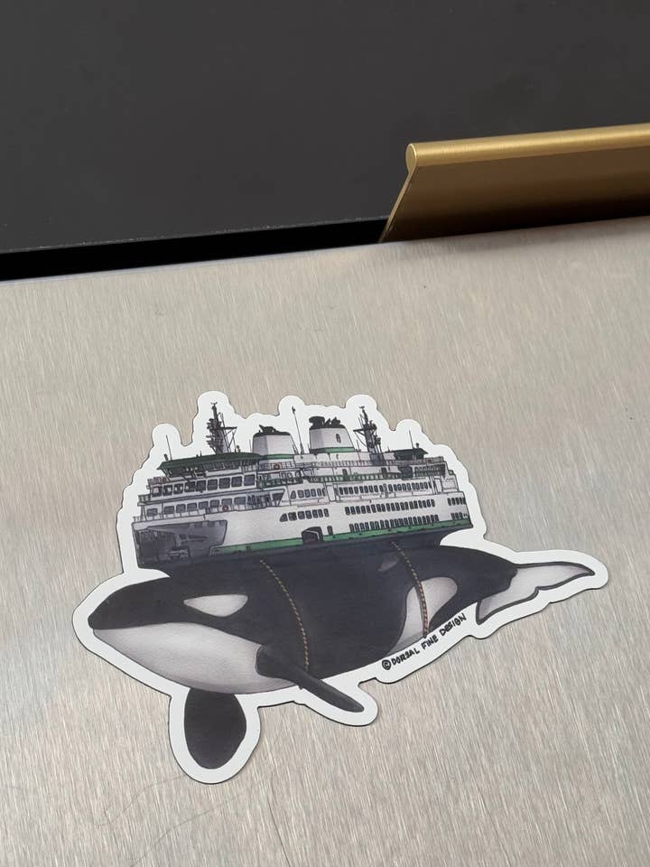 Aimant de ferry Orca pour la vente par Dorsal Fine Design