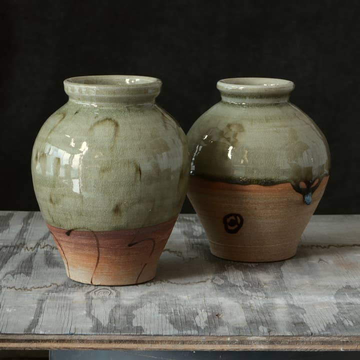 Jarrón de celadón esmaltado en fresno, 7-8 pulgadas para venta al por mayor de Matt Fishman Pottery