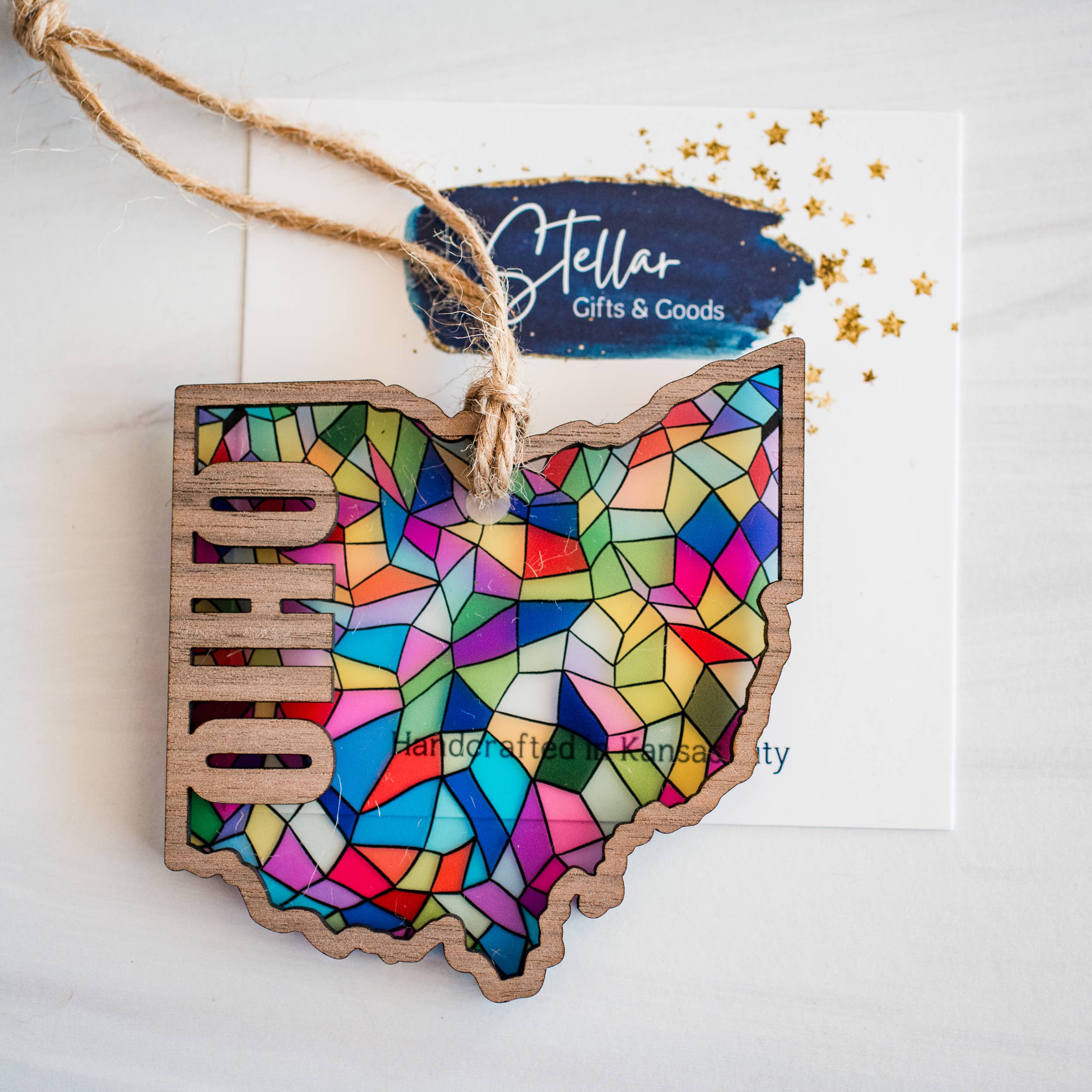 Stellar Gifts & Goods Wholesale - Vente Objets de décoration - Ornements - Vitrail Fête d'État - Noël Local32