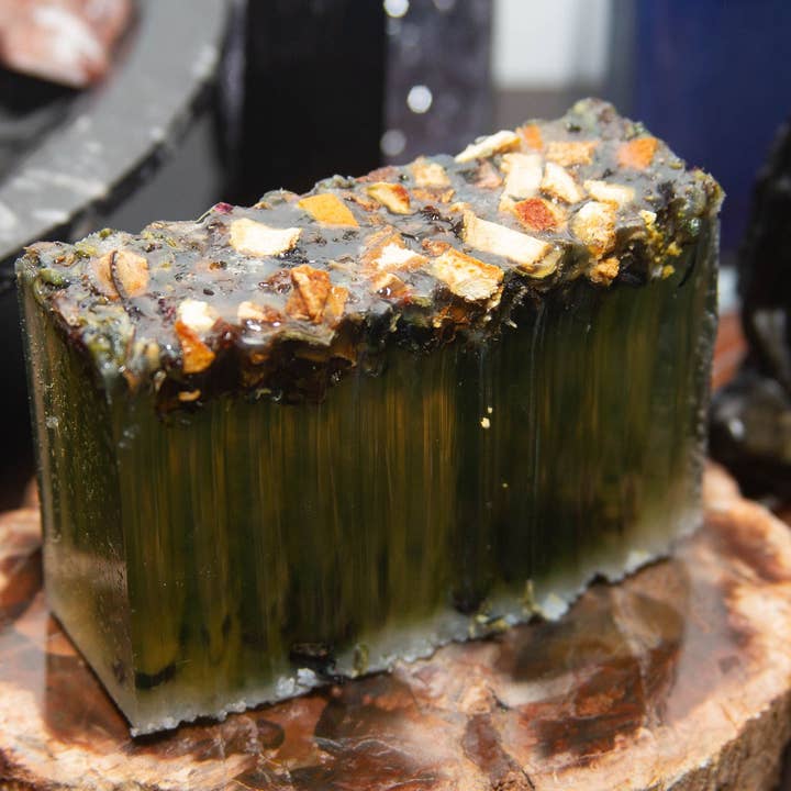 Savon Aura Cleanse pour la vente par Belladonnas Botanicals