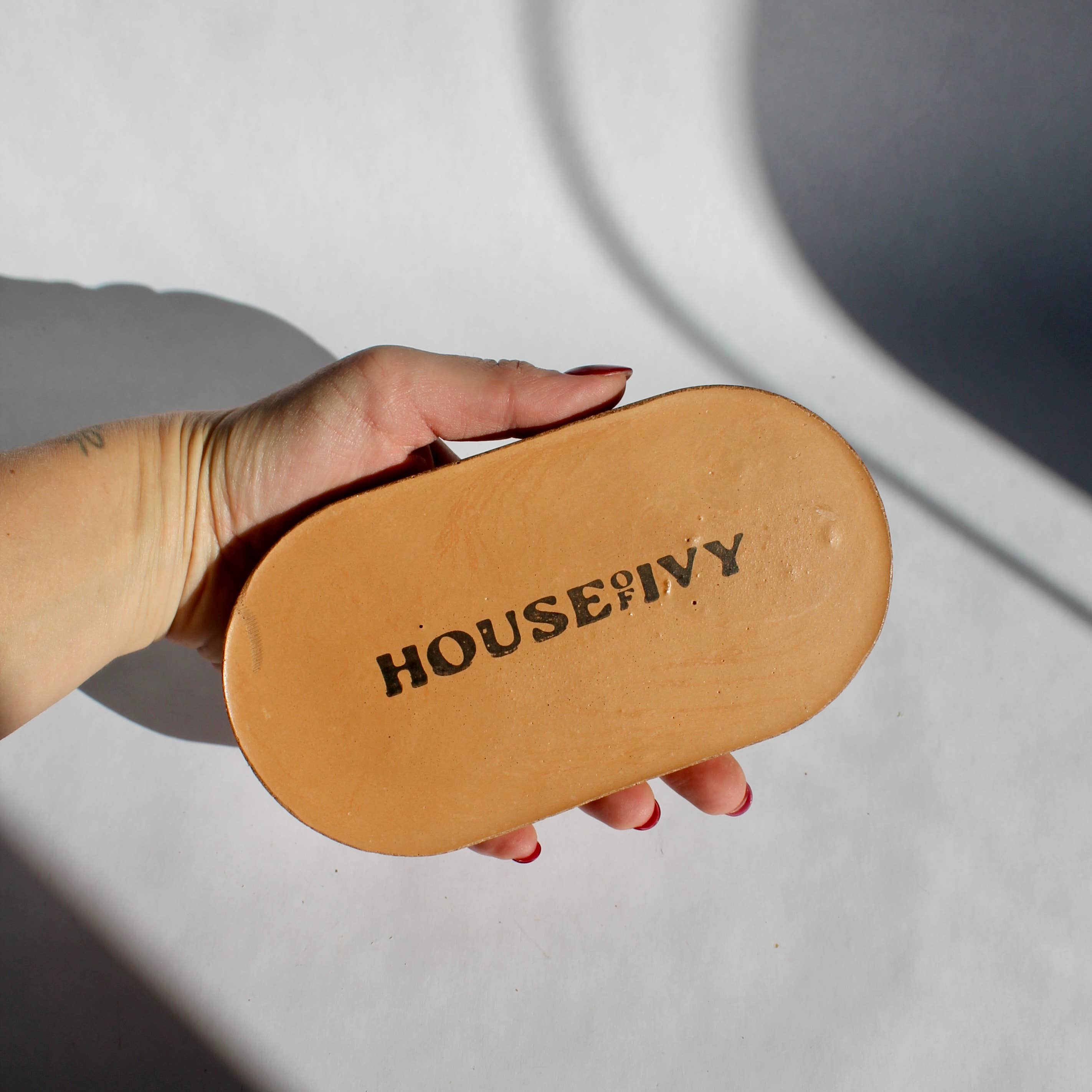 House of Ivy - Wholesale Decorative Tray - Concrete Oval Tray in Clay3