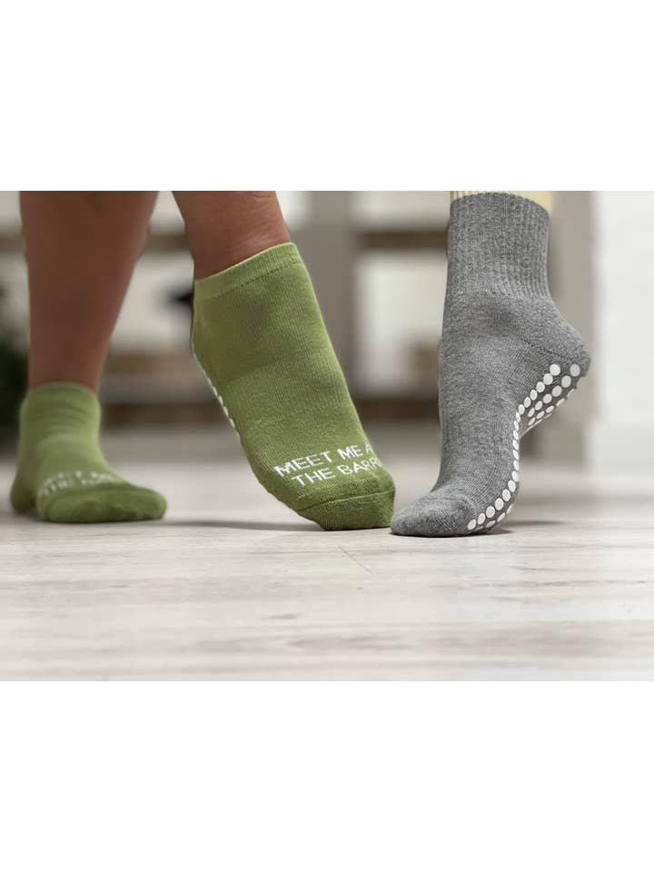 Vanilla-Sand – wholesale Socks – Unisex – Ankle Socks Meet Me At The Barre - Avocado Green2